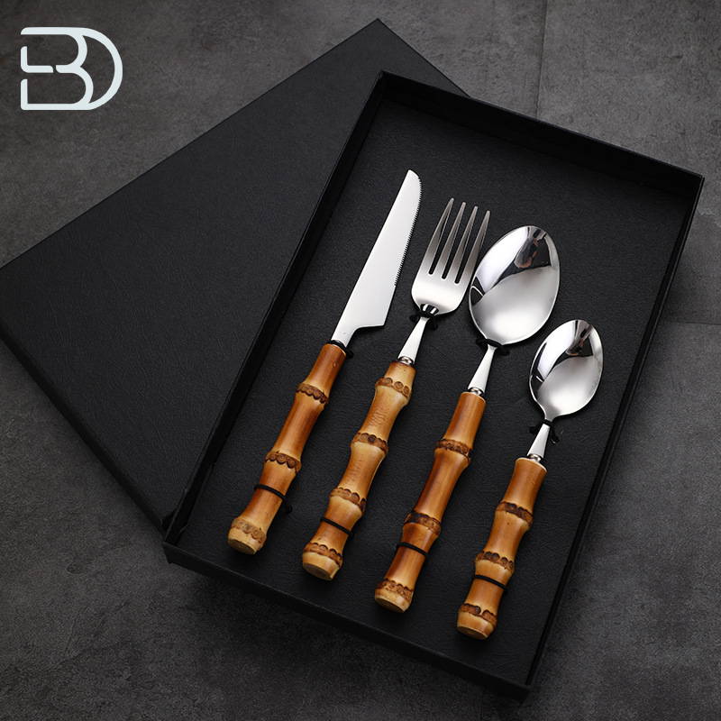 CJDQ81 Wooden Handle Flatware Set